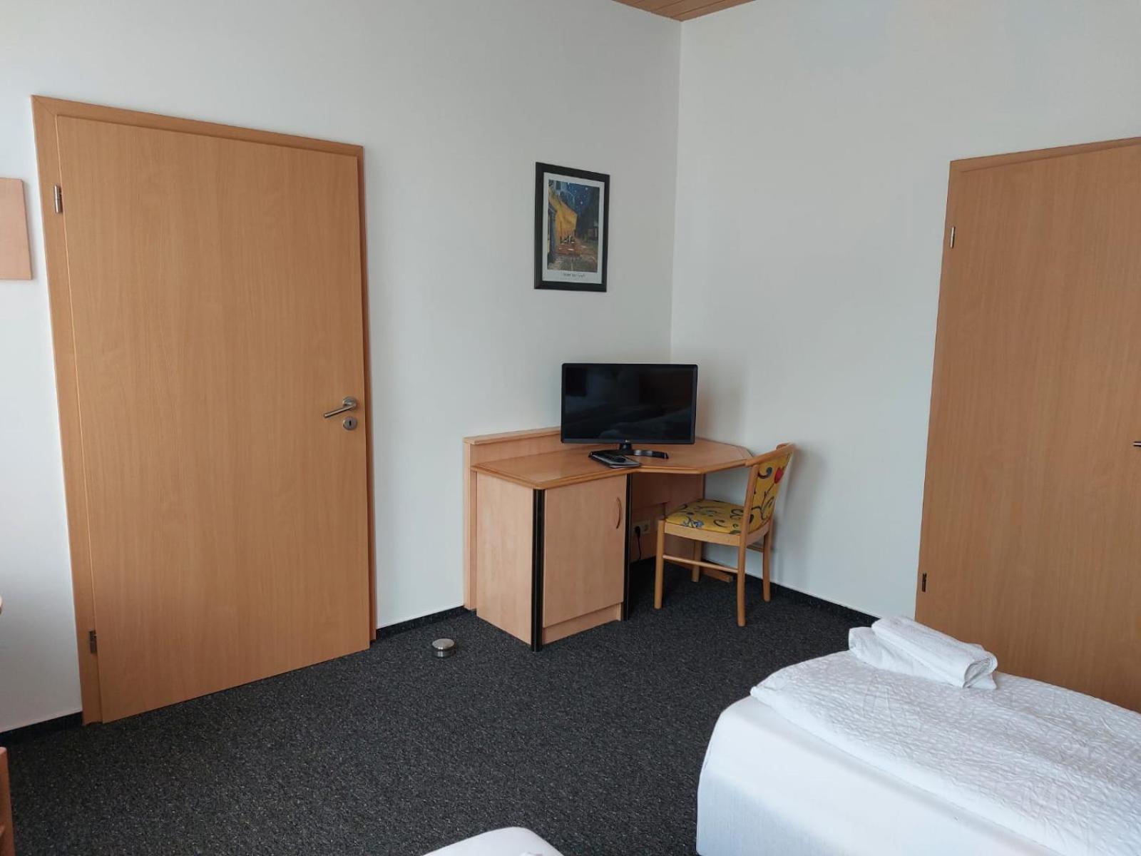 Отель Gaestezimmer Gasthof Becker Wulfrath Экстерьер фото