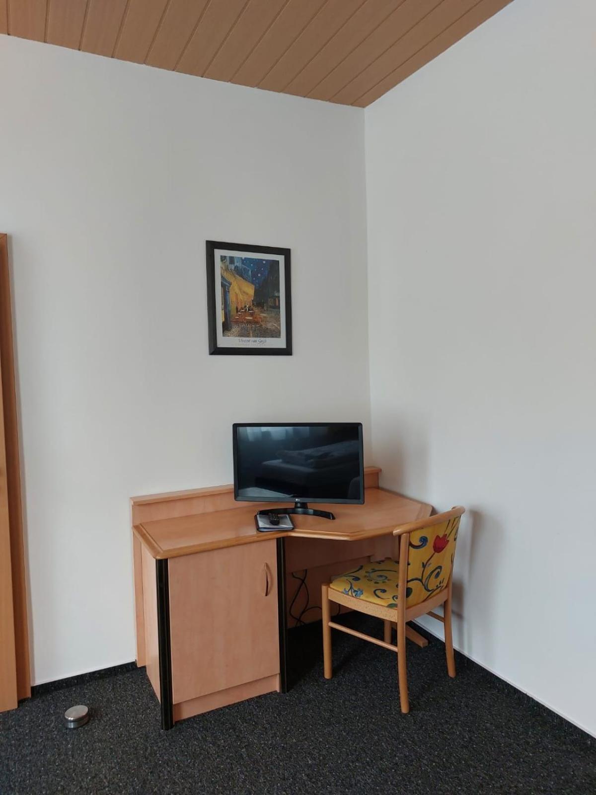 Отель Gaestezimmer Gasthof Becker Wulfrath Экстерьер фото