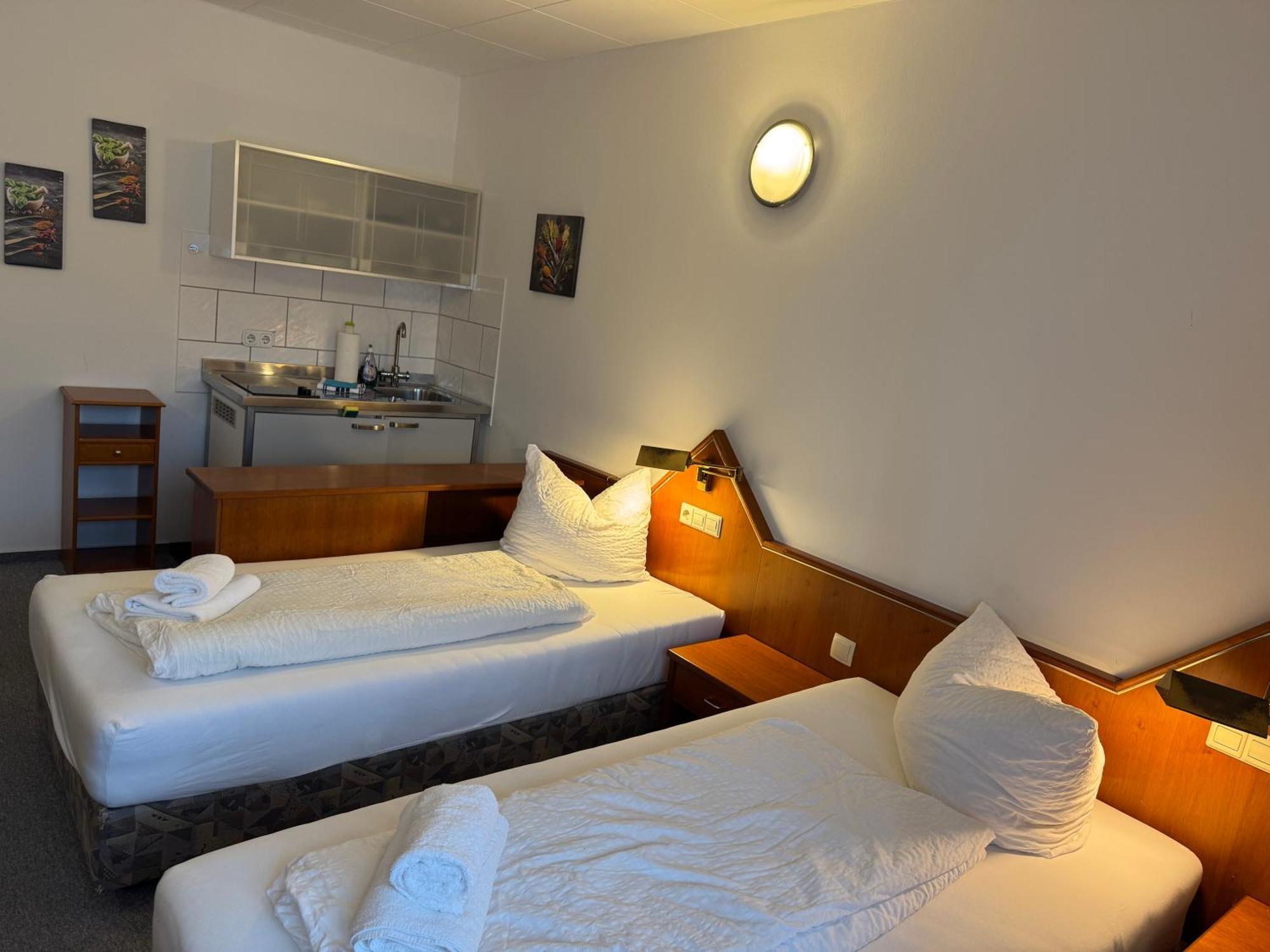 Отель Gaestezimmer Gasthof Becker Wulfrath Экстерьер фото