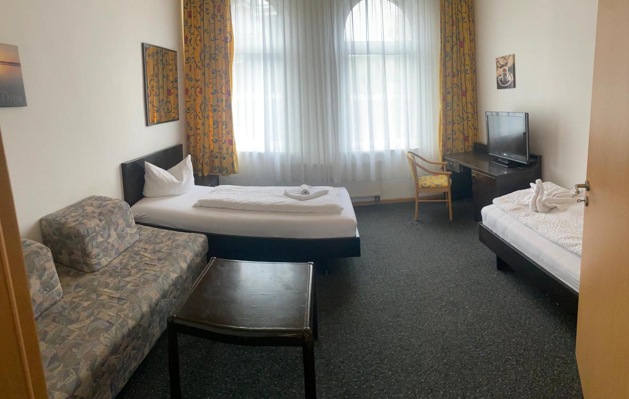 Отель Gaestezimmer Gasthof Becker Wulfrath Экстерьер фото
