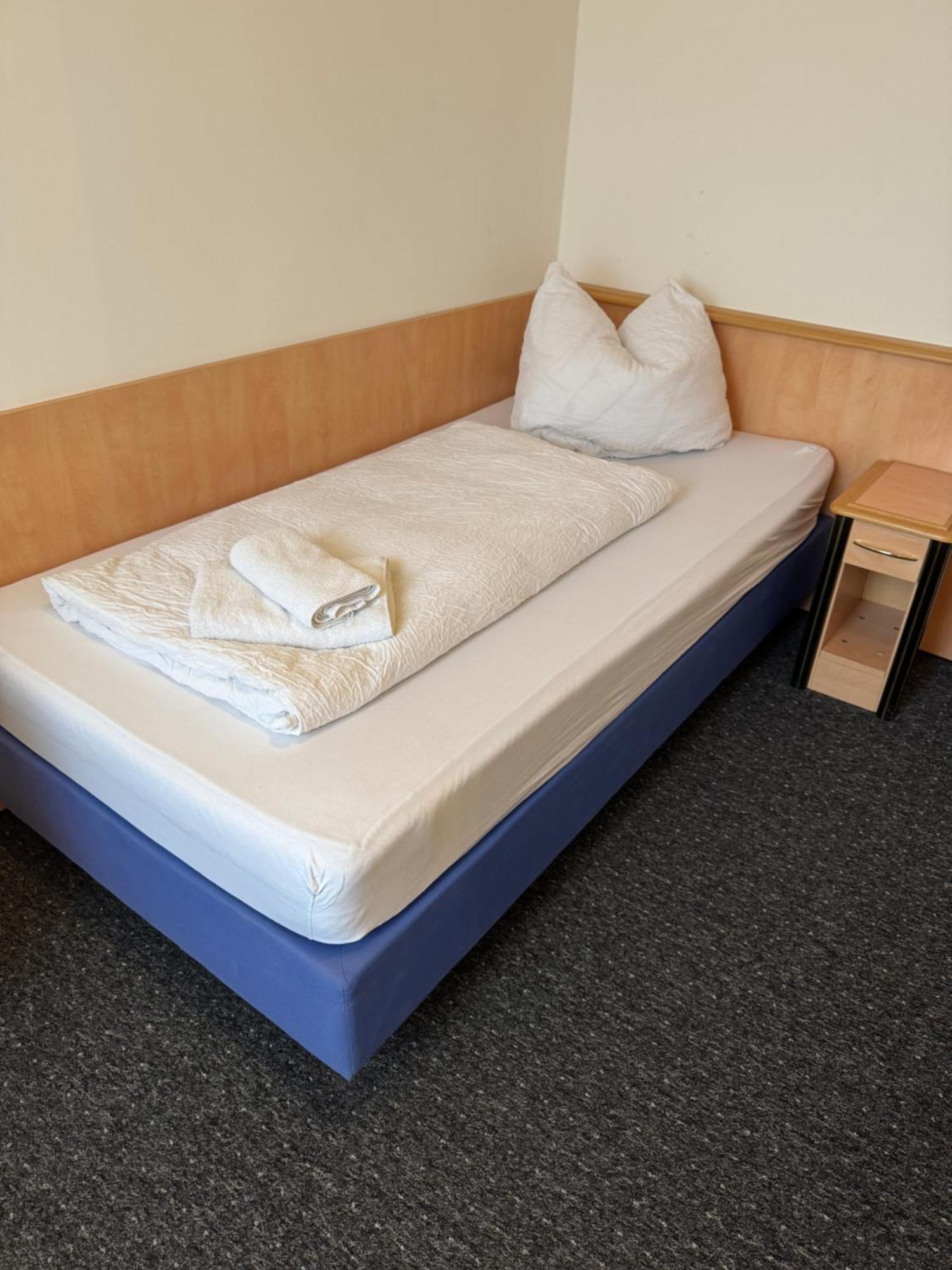 Отель Gaestezimmer Gasthof Becker Wulfrath Экстерьер фото