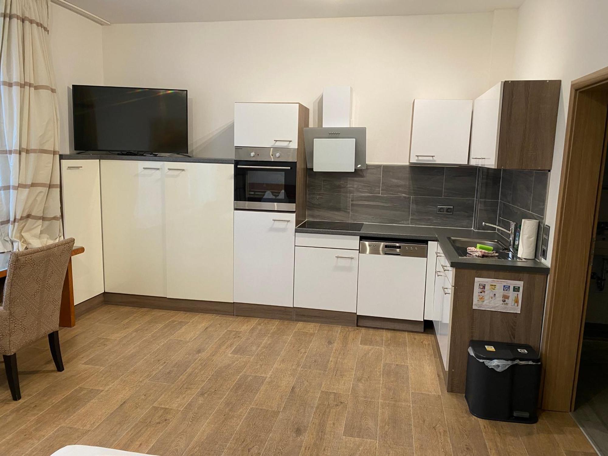 Отель Gaestezimmer Gasthof Becker Wulfrath Экстерьер фото
